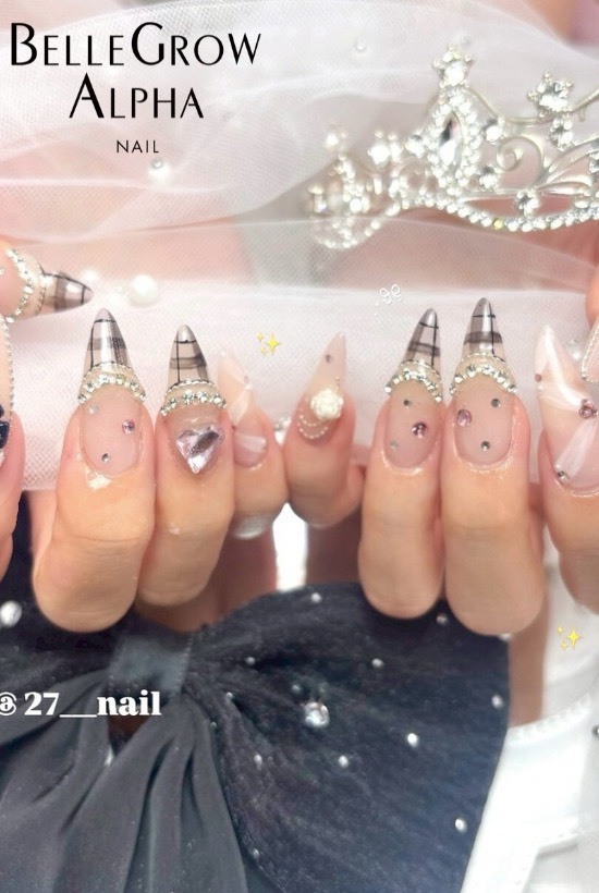 チェックフレンチネイル