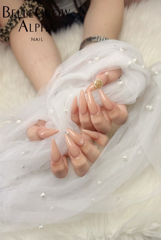 ベージュネイル